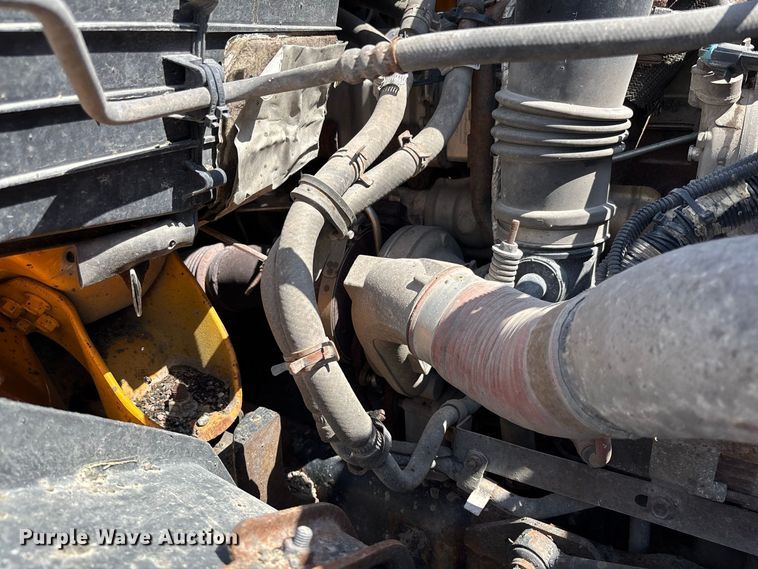 image for item DZ4619 2011 International  7400 dump truck