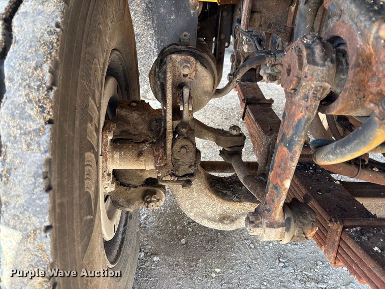 image for item DZ4619 2011 International  7400 dump truck