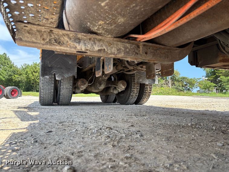 image for item DZ4619 2011 International  7400 dump truck