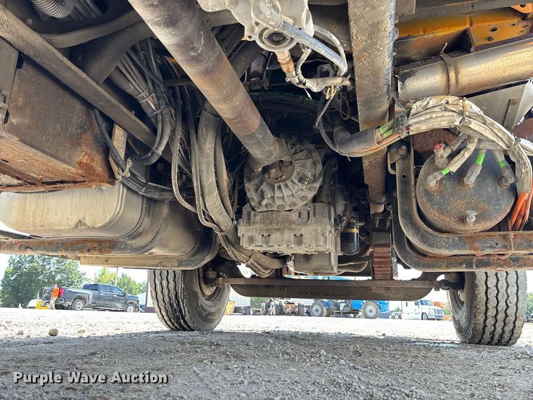 image for item DZ4619 2011 International  7400 dump truck