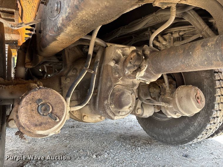 image for item DZ4619 2011 International  7400 dump truck