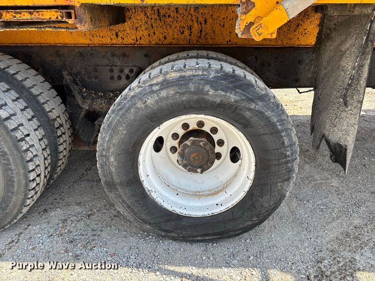 image for item DZ4619 2011 International  7400 dump truck
