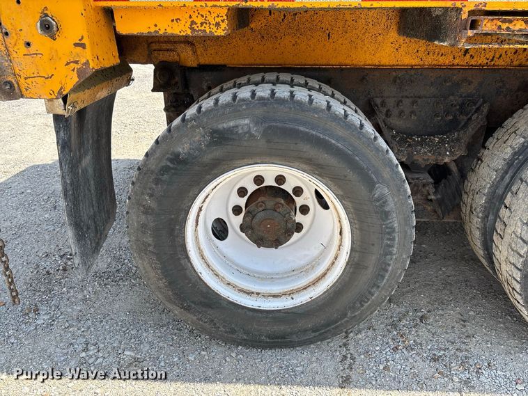 image for item DZ4619 2011 International  7400 dump truck