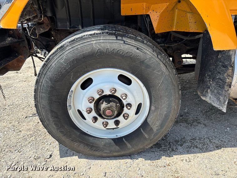 image for item DZ4619 2011 International  7400 dump truck