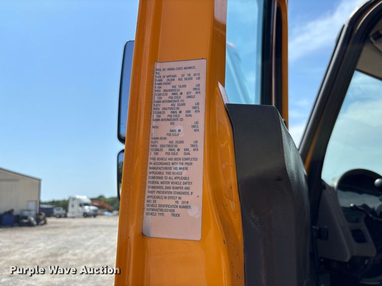 image for item DZ4619 2011 International  7400 dump truck