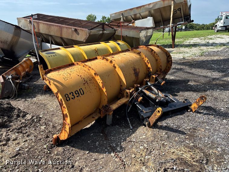 image for item DZ4621 Truck attachments