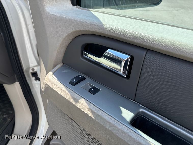 image for item DZ4623 2008 Ford Expedition XLT SUV