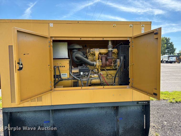 image for item DZ4624 2003 Olympian D50P3 generator