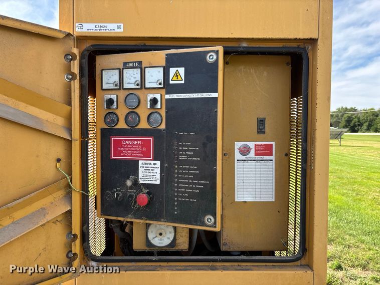 image for item DZ4624 2003 Olympian D50P3 generator