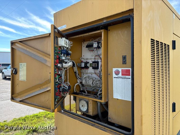 image for item DZ4624 2003 Olympian D50P3 generator
