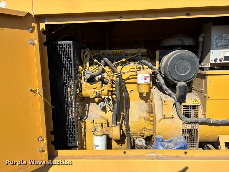 image for item DZ4624 2003 Olympian D50P3 generator