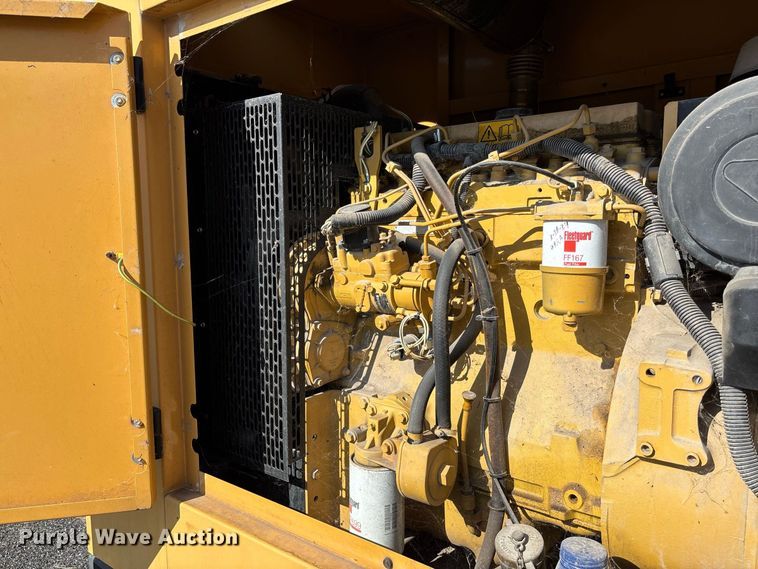 image for item DZ4624 2003 Olympian D50P3 generator