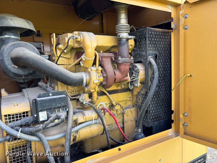 image for item DZ4624 2003 Olympian D50P3 generator