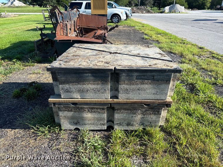image for item DZ4626 (2) boat dock floats