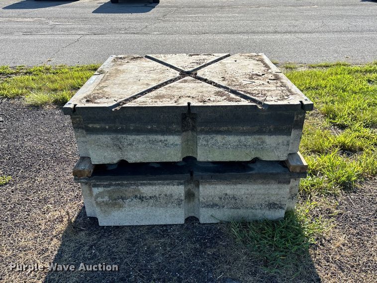 image for item DZ4626 (2) boat dock floats