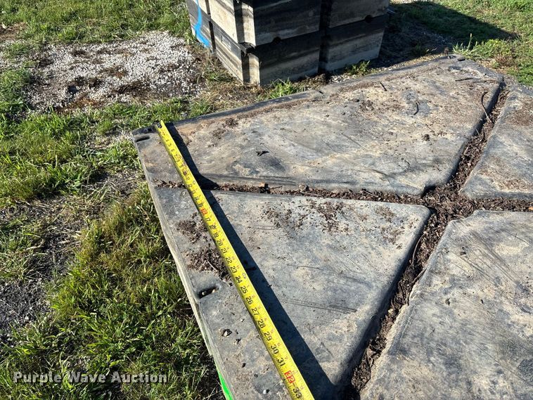 image for item DZ4626 (2) boat dock floats