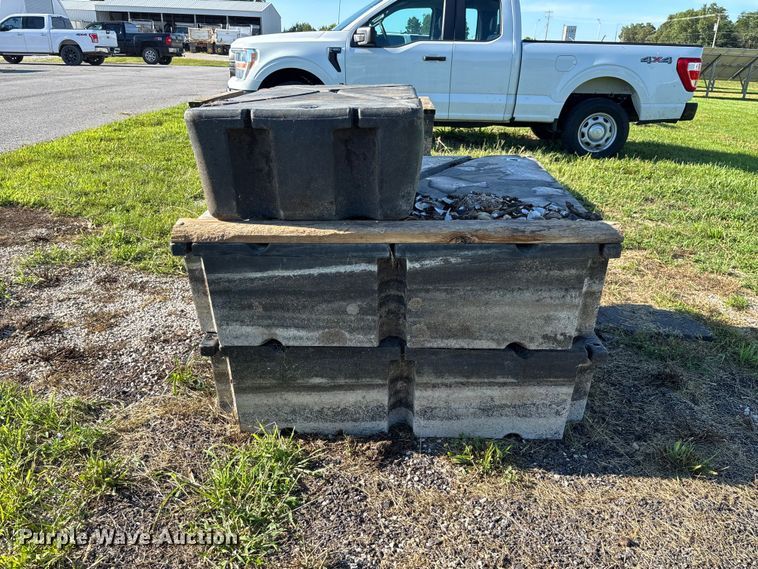 image for item DZ4627 (3) boat dock floats