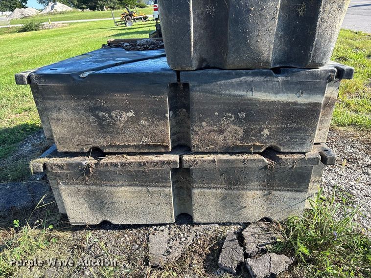 image for item DZ4627 (3) boat dock floats