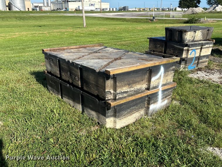 image for item DZ4628 (2) boat dock floats