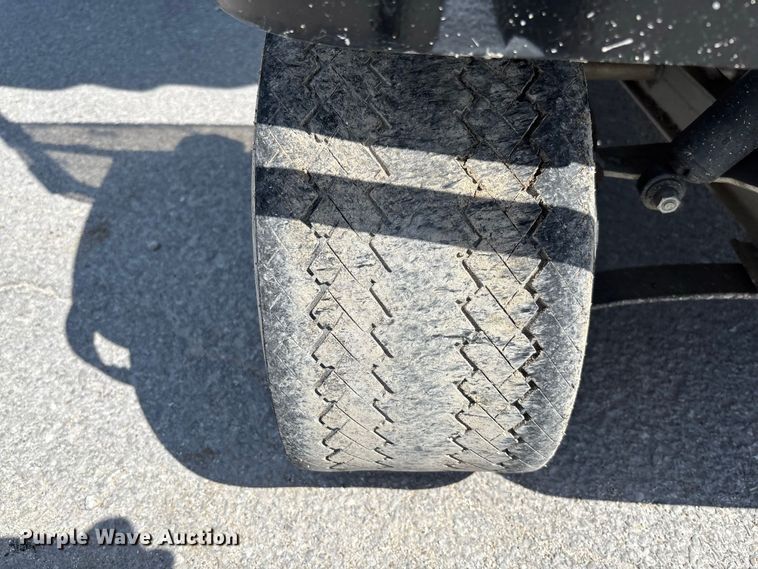 image for item DZ4629 1999 Club Car CarryAll Turf II golf cart