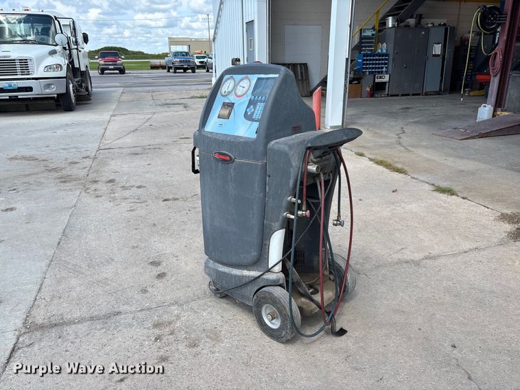 2016 Robinair 34988 refrigerant recovery recycling machine