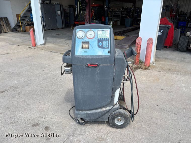 image for item DZ4635 2016 Robinair 34988 refrigerant recovery recycling machine