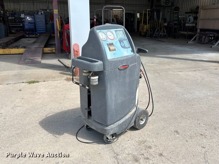 image for item DZ4635 2016 Robinair 34988 refrigerant recovery recycling machine