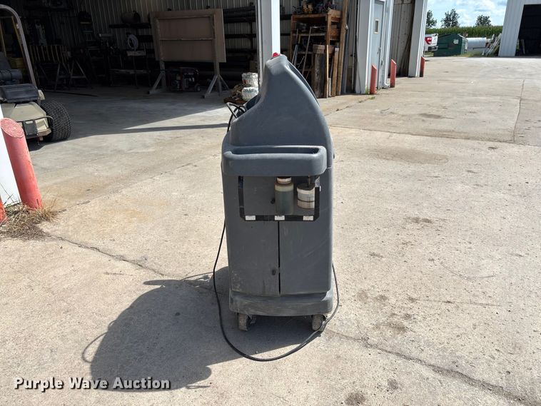 image for item DZ4635 2016 Robinair 34988 refrigerant recovery recycling machine