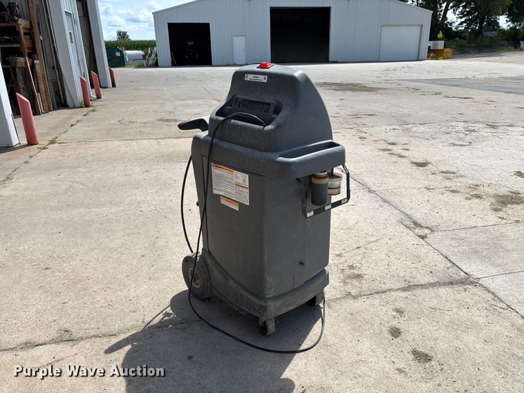 image for item DZ4635 2016 Robinair 34988 refrigerant recovery recycling machine