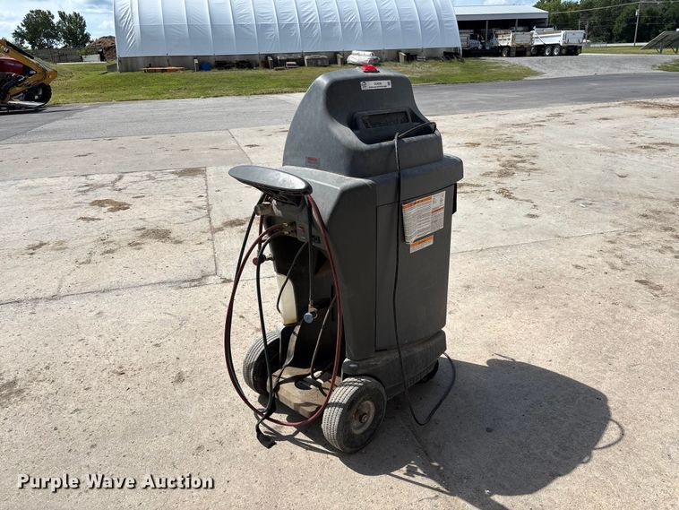 image for item DZ4635 2016 Robinair 34988 refrigerant recovery recycling machine