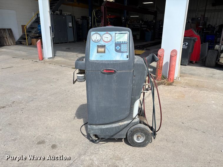 image for item DZ4635 2016 Robinair 34988 refrigerant recovery recycling machine