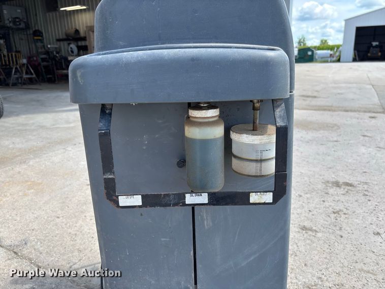 image for item DZ4635 2016 Robinair 34988 refrigerant recovery recycling machine