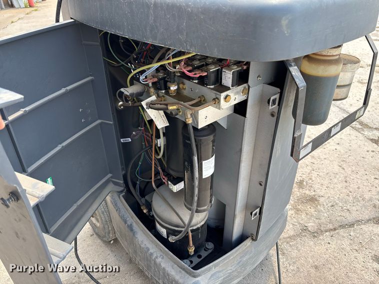 image for item DZ4635 2016 Robinair 34988 refrigerant recovery recycling machine