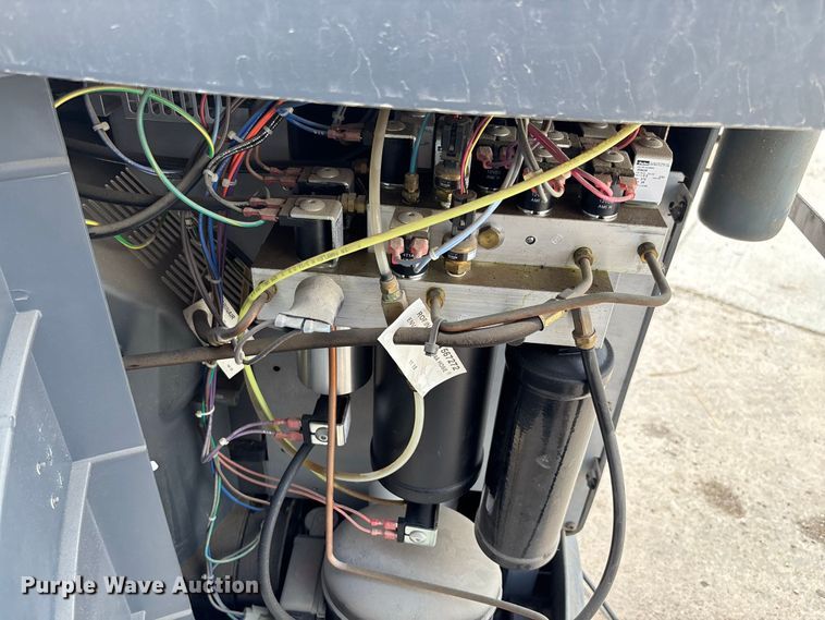 image for item DZ4635 2016 Robinair 34988 refrigerant recovery recycling machine