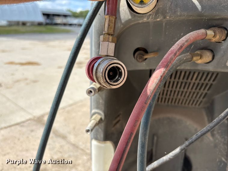image for item DZ4635 2016 Robinair 34988 refrigerant recovery recycling machine