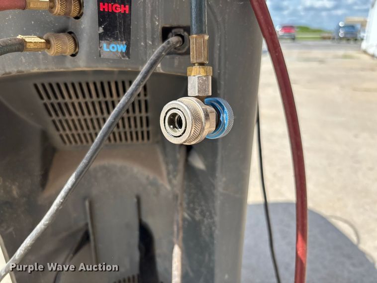 image for item DZ4635 2016 Robinair 34988 refrigerant recovery recycling machine