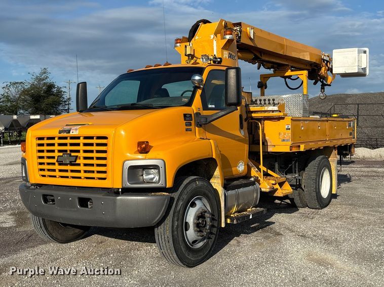 2006 Chevrolet C8500 digger derrick truck