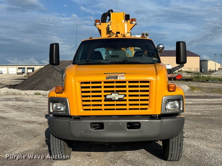 image for item DZ4640 2006 Chevrolet C8500 digger derrick truck