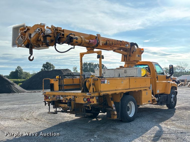 image for item DZ4640 2006 Chevrolet C8500 digger derrick truck