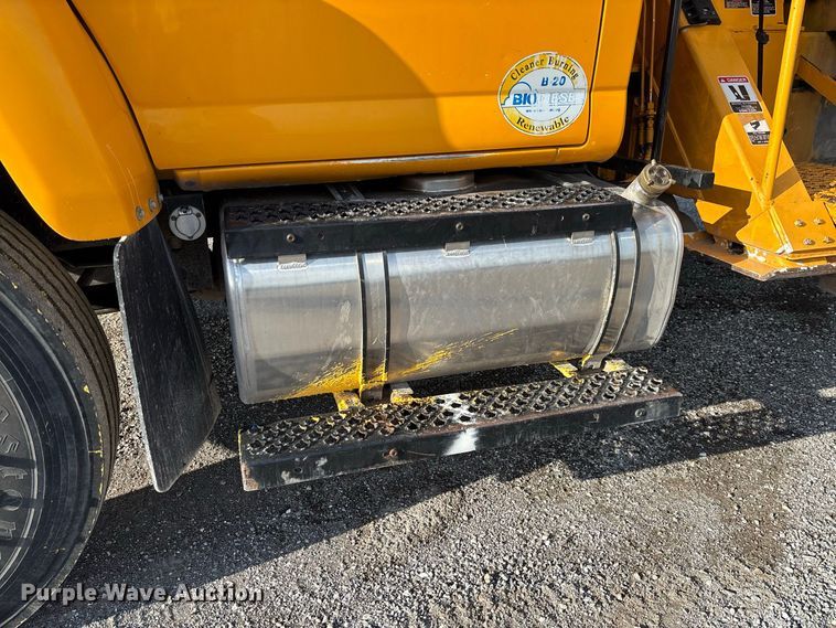 image for item DZ4640 2006 Chevrolet C8500 digger derrick truck
