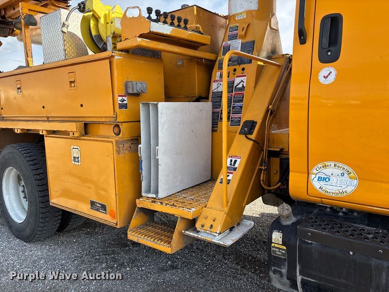 image for item DZ4640 2006 Chevrolet C8500 digger derrick truck