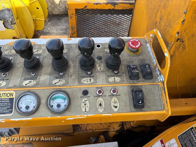 image for item DZ4640 2006 Chevrolet C8500 digger derrick truck