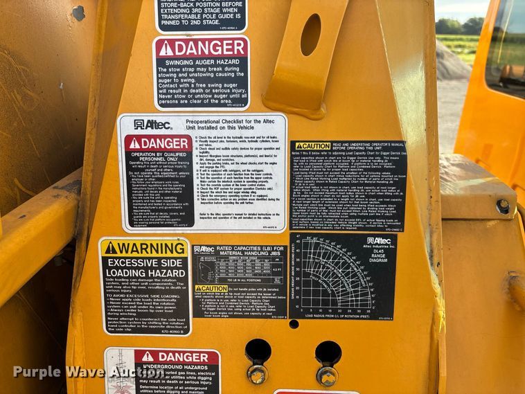 image for item DZ4640 2006 Chevrolet C8500 digger derrick truck
