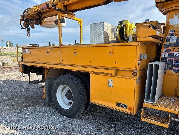 image for item DZ4640 2006 Chevrolet C8500 digger derrick truck