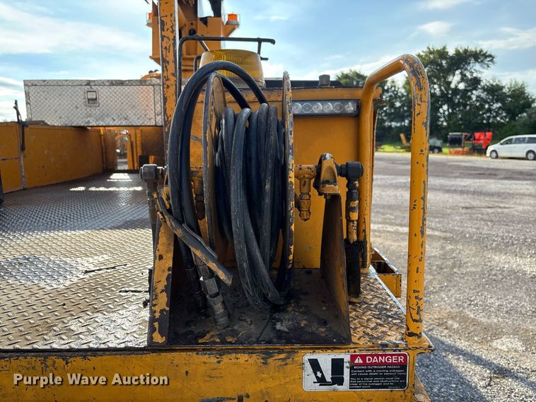 image for item DZ4640 2006 Chevrolet C8500 digger derrick truck