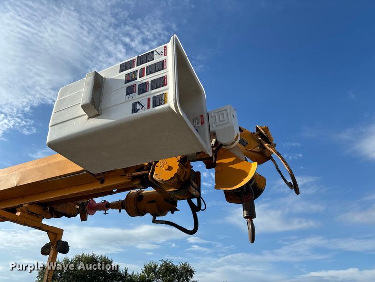 image for item DZ4640 2006 Chevrolet C8500 digger derrick truck