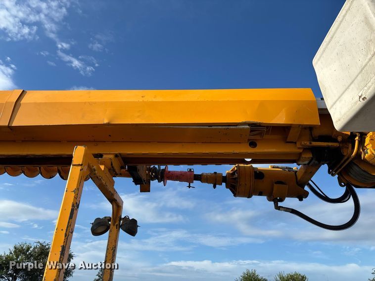 image for item DZ4640 2006 Chevrolet C8500 digger derrick truck
