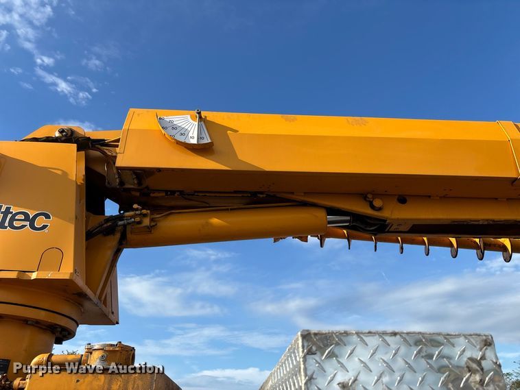image for item DZ4640 2006 Chevrolet C8500 digger derrick truck