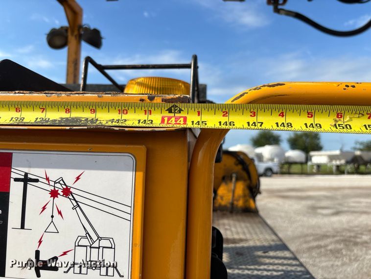 image for item DZ4640 2006 Chevrolet C8500 digger derrick truck
