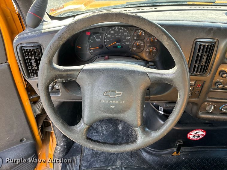 image for item DZ4640 2006 Chevrolet C8500 digger derrick truck